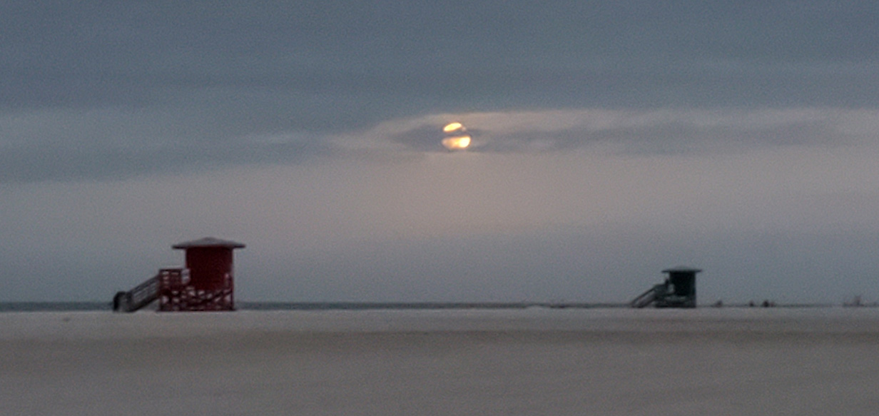 setting-full-moon-siesta-beach-meditation